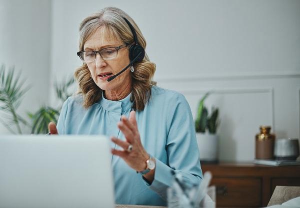 this lady is giving advice over the phone